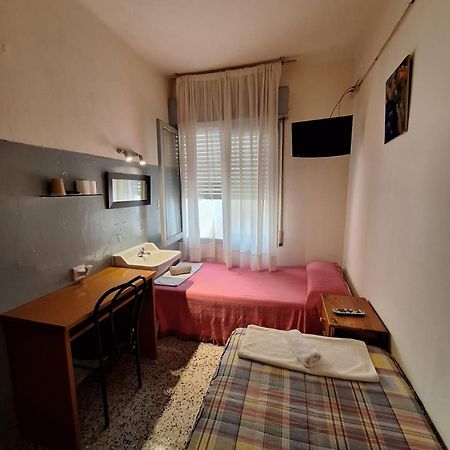 Pension Suiza Reus Exterior foto