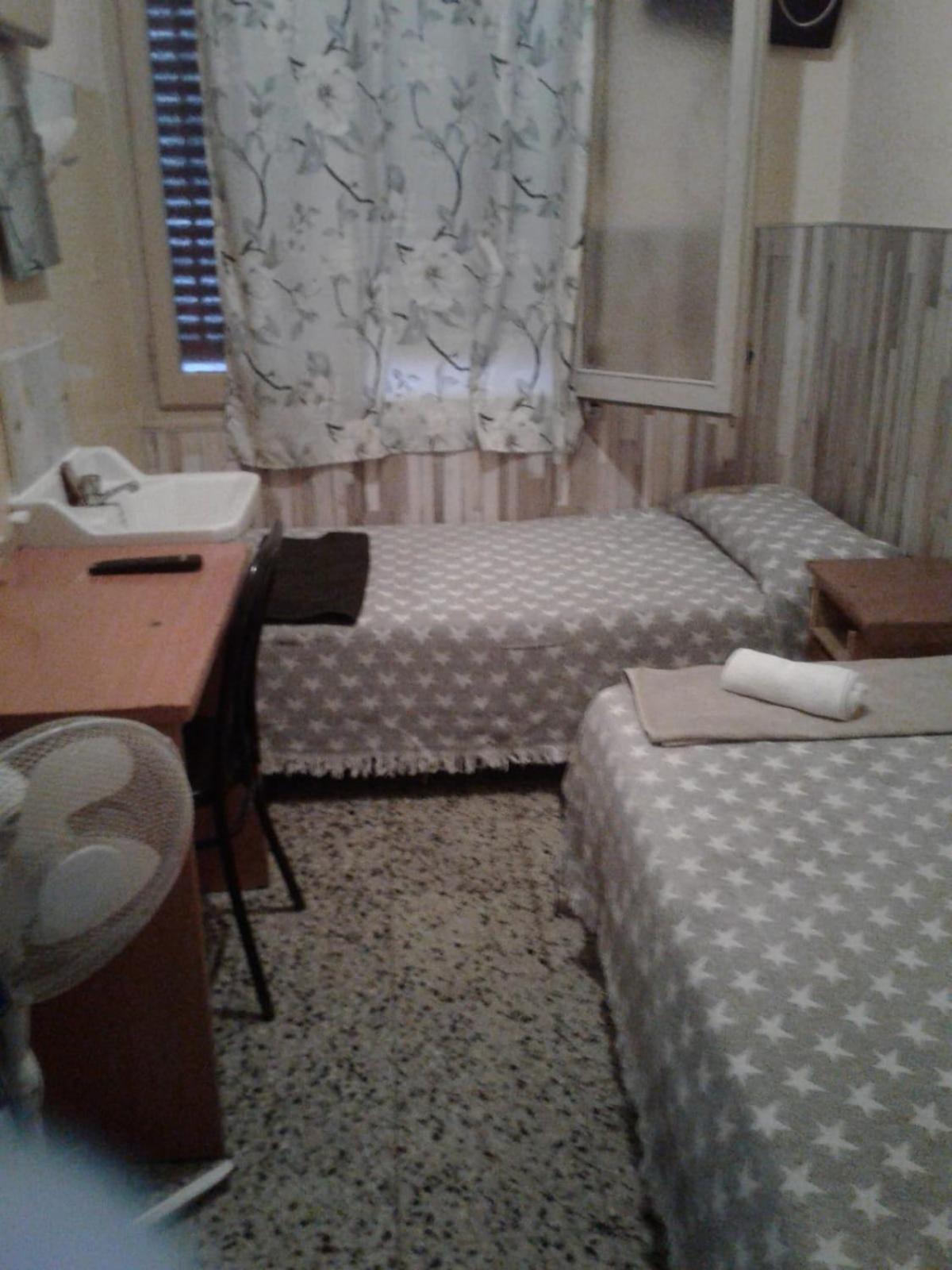 Pension Suiza Reus Exterior foto